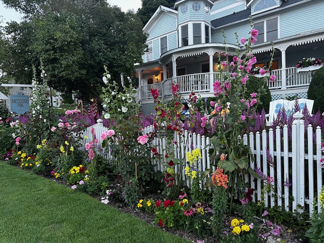 Metivier Inn Bed & Breakfast